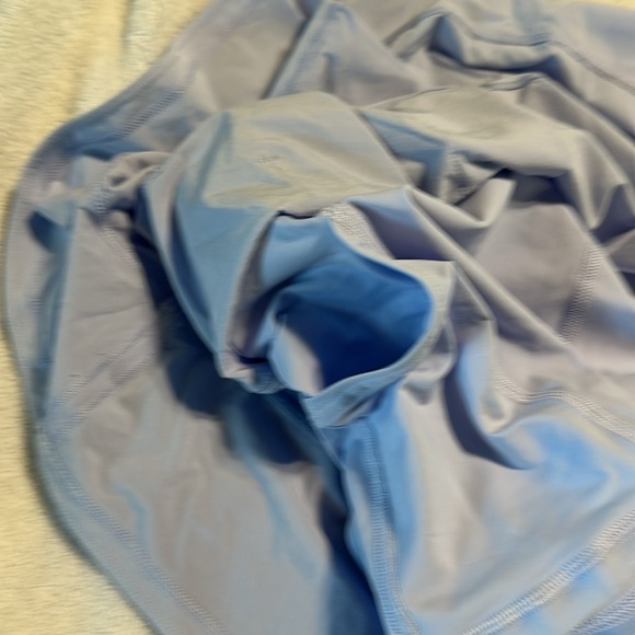 Lululemon skirt size 6. - Picture 5 of 8